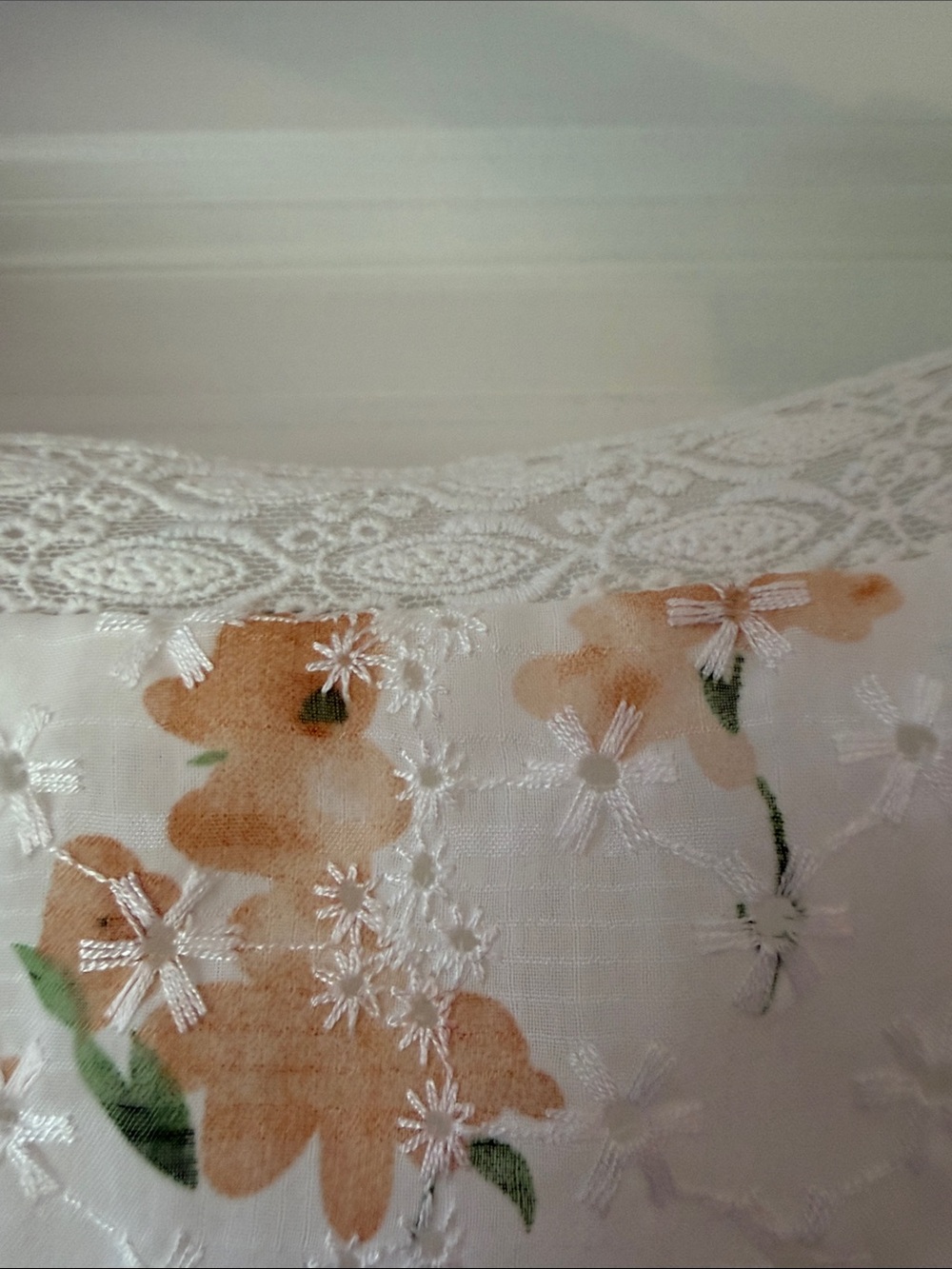 American Eagle Outfitters White Eyelet Dress with Peach Floral Print - Picture 4 of 4